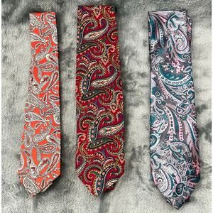 Lot of 3 Vintage Paisley Men’s Neckties –Retro 1970s Style Bright Statement Ties